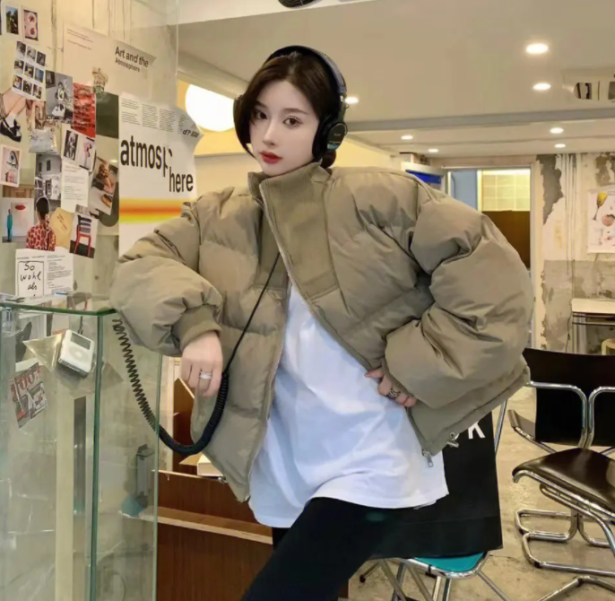 劉詩(shī)詩(shī)穿面包服棉服保暖又百搭(面包服棉服是搭裙子褲子都顯高嗎)