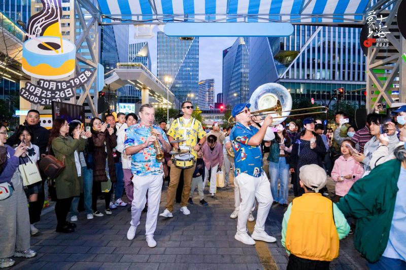 音樂節中的一幕