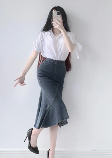 楊冪最新魚尾裙好漂亮的身材(魚尾裙怎么穿才是括號臀呢)