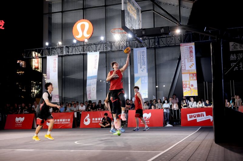 原汁原味的三人籃球舞臺與體驗