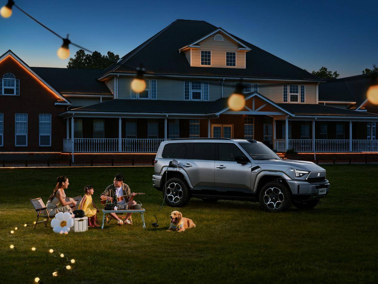 銀色-別墅-家庭互動-夜晚放電露營