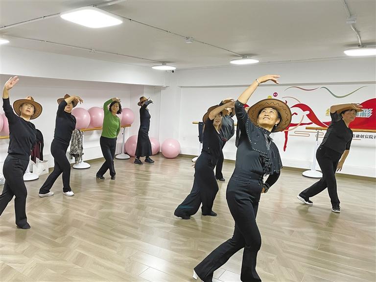 “夕陽”中開出美麗的“花”